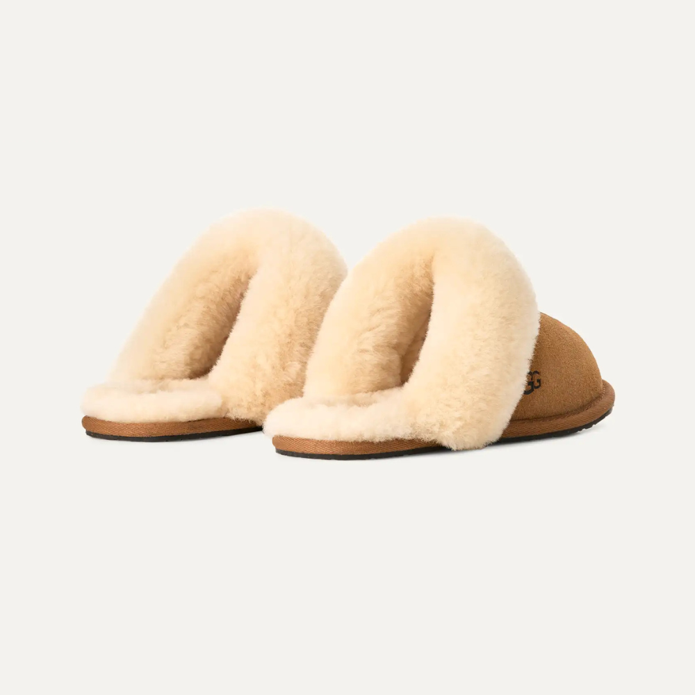 UGG- Cozy Scuffette II